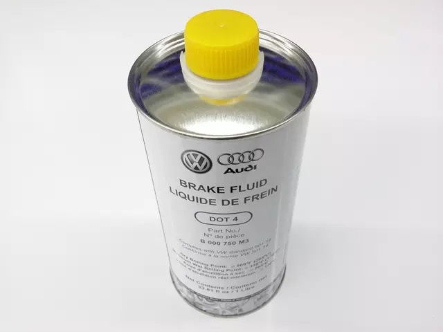 Жидкость тормозная DOT 4 "BRAKE FLUID", 1л